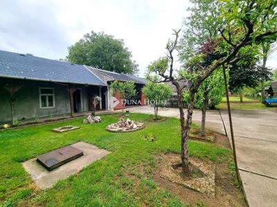 Eladó családi ház - 2251 Tápiószecső