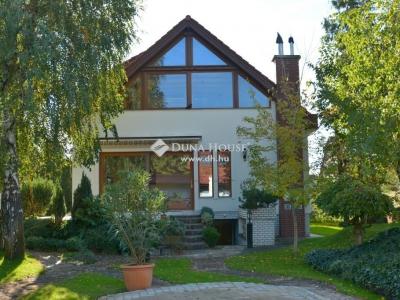 Eladó családi ház - 6000 Kecskemét, Szöcske utca