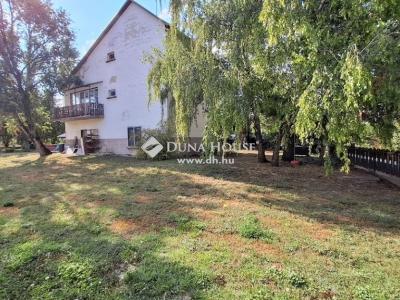 Eladó családi ház - 2316 Tököl