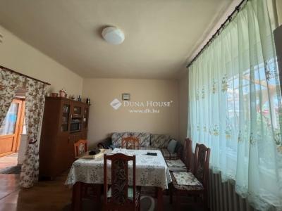 Eladó családi ház - 2200 Monor