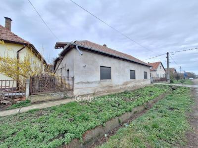 Eladó családi ház - 4172 Biharnagybajom
