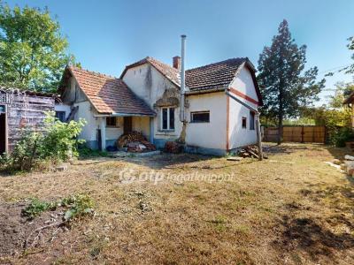 Eladó családi ház - 4090 Polgár