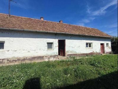 Eladó családi ház - 4212 Hajdúszovát