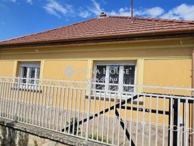 Eladó családi ház - 2251 Tápiószecső