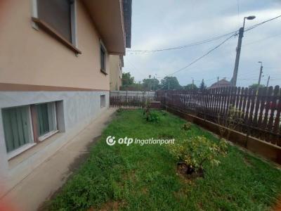 Eladó családi ház - 4033 Debrecen