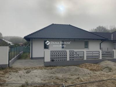 Eladó családi ház - 2225 Üllő