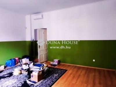 Eladó lakás - 7624 Pécs, Hungária utca