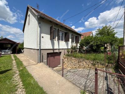 Eladó családi ház - 2162 Őrbottyán