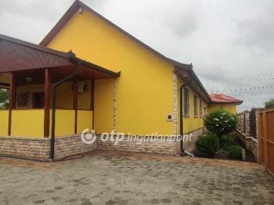 Eladó családi ház - 5100 Jászberény