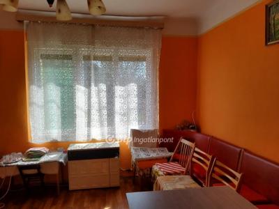 Eladó családi ház - 2252 Tóalmás