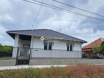 Eladó családi ház - 2253 Tápióság