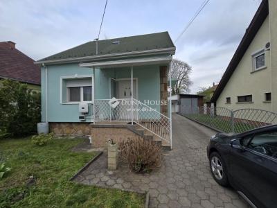 Eladó családi ház - 2119 Pécel
