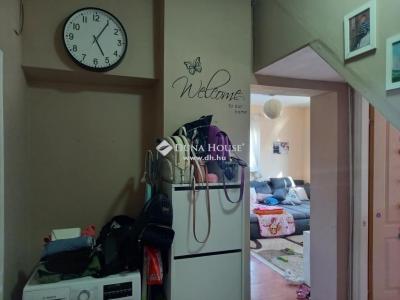 Eladó családi ház - 2120 Dunakeszi