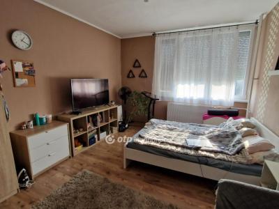 Eladó lakás - 1142 Budapest, XIV. kerület , Gervay utca