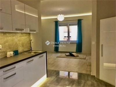 Eladó lakás - 7624 Pécs, Petőfi Sándor utca