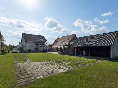 Eladó családi ház - 9241 , Béke utca