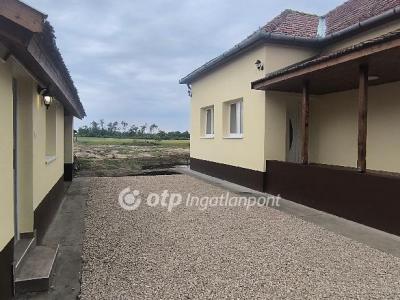 Eladó családi ház - 6647 Csanytelek