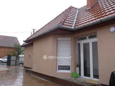 Eladó családi ház - 3000 Hatvan