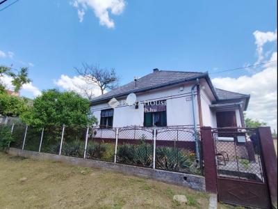 Eladó családi ház - 2252 Tóalmás