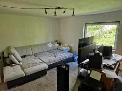 Eladó családi ház - 2200 Monor