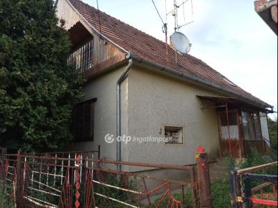 Eladó családi ház - 7200 Dombóvár, IV. utca