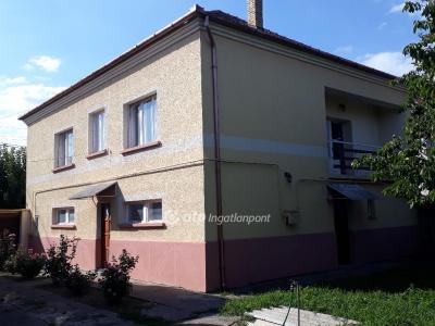 Eladó családi ház - 6771 Szeged